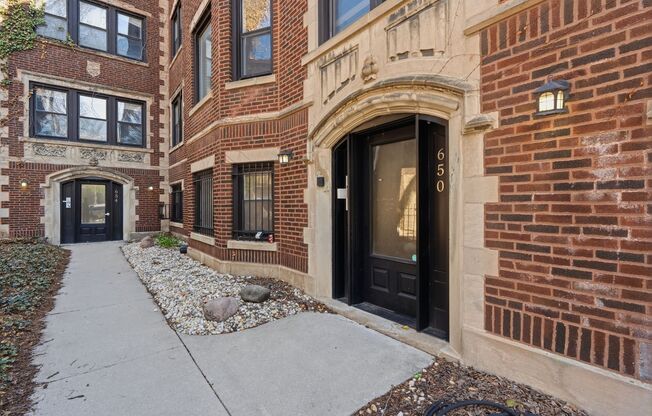 650 W Wellington