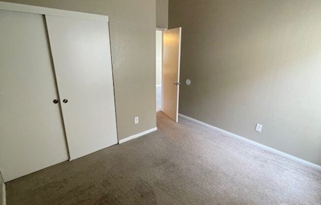 2 beds, 2 baths, $2,900, Unit 4077A