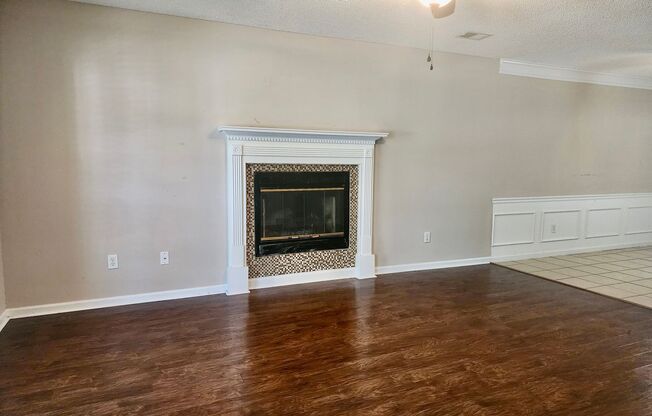 4 beds, 2.5 baths, $3,300