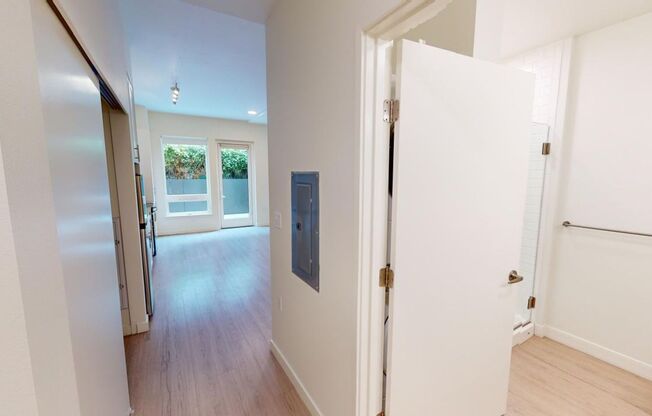 Studio, 1 bath, 370 sqft, $1,845, Unit 109