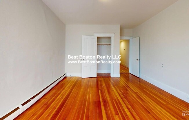 16 R WARREN AVE