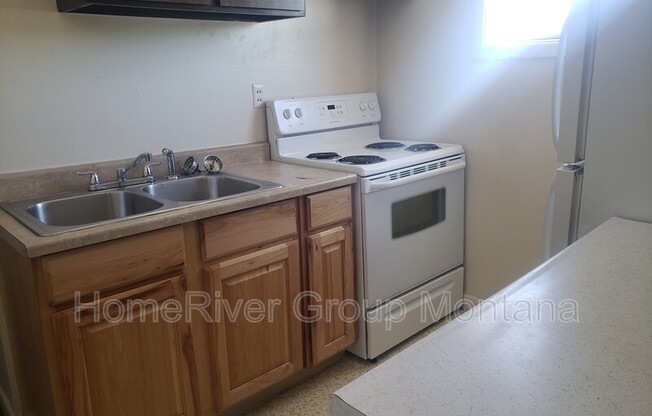 221 W FRONT ST
