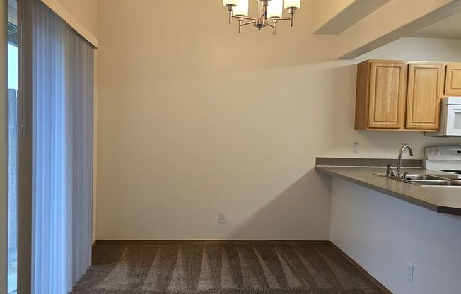 2 beds, 1.5 baths, 1,127 sqft, $1,700, Unit 3524