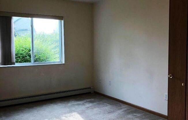 2 beds, 1 bath, 1,000 sqft, $925, Unit 104