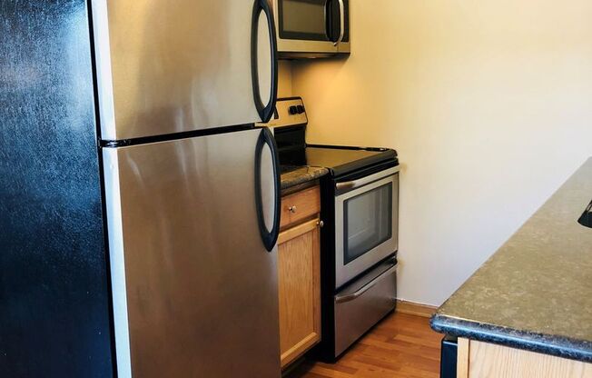 Studio, 1 bath, 600 sqft, $830