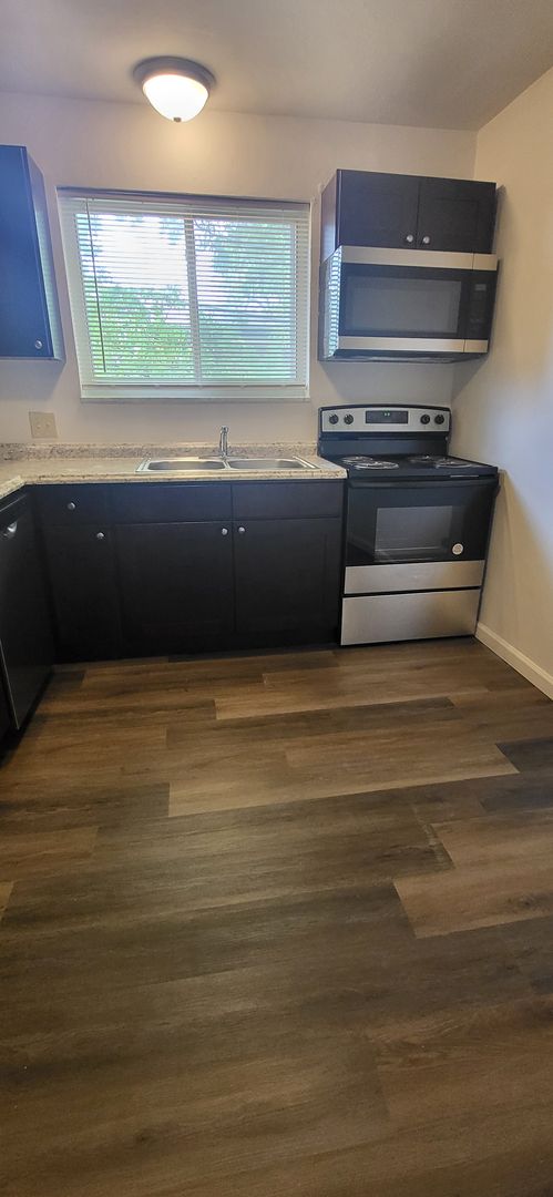 1 bed, 1 bath, 650 sqft, $935, Unit 05235-3
