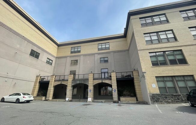 1 bed, 1 bath, 588 sqft, $1,125, Unit Apt 304