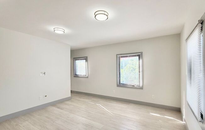 405 NW 37 ST