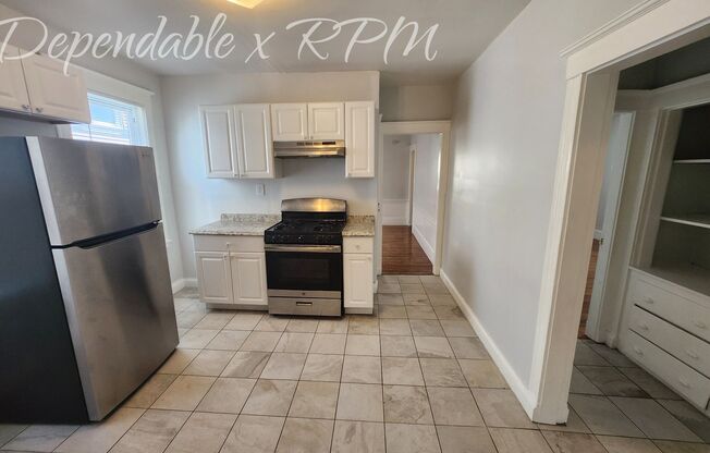 3 beds, 1 bath, 1,300 sqft, $2,900, Unit Unit 2