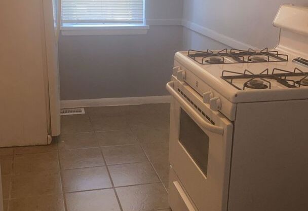 1 bed, 1 bath, 650 sqft, $750