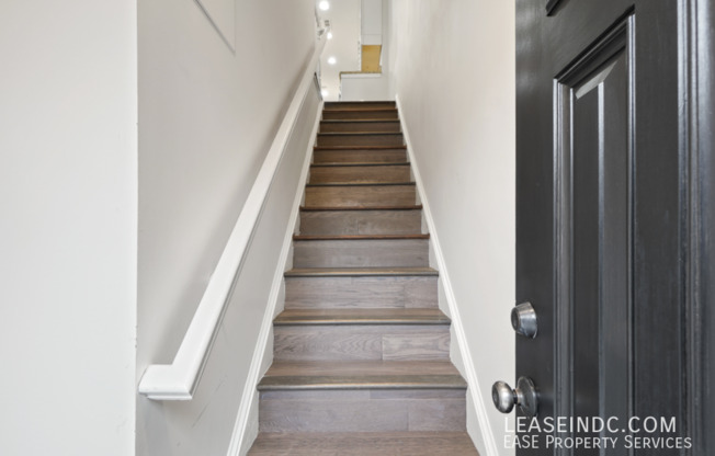 1223 16 ST NE