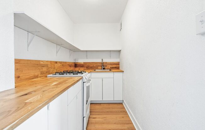 1 bed, 1 bath, 440 sqft, $850, Unit 608