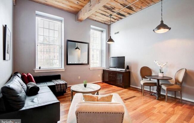 Gorgeous Canton Shipyard 2bd/2ba Condo w/ W/D, Parking Spot and more! Available 12/29