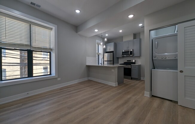 428 W Belden St