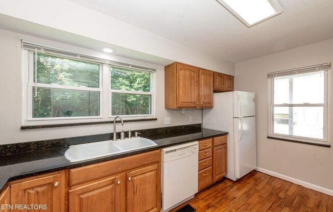 3 beds, 1 bath, $1,750