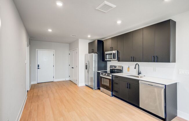 2 beds, 1 bath, 779 sqft, $1,750, Unit 105