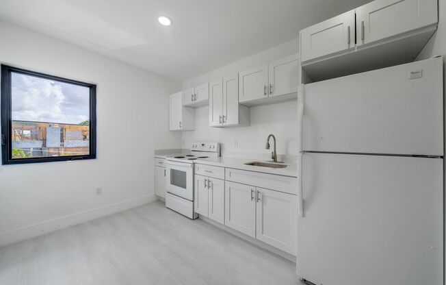 2 beds, 1 bath, 532 sqft, $2,200, Unit APT_08