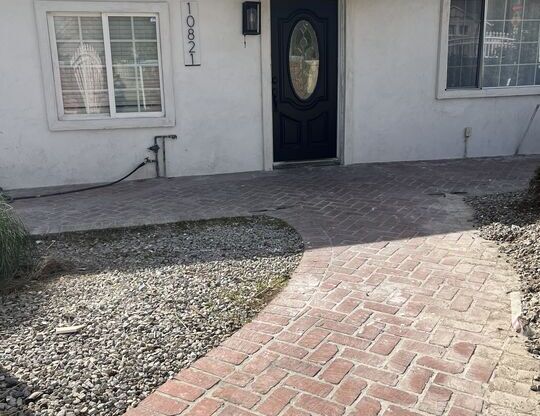 3 beds, 1 bath, 1,200 sqft, $3,200