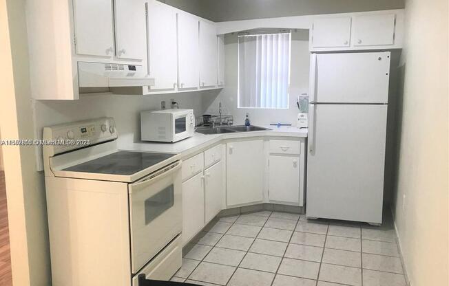 1747 Rodman St Apt 210