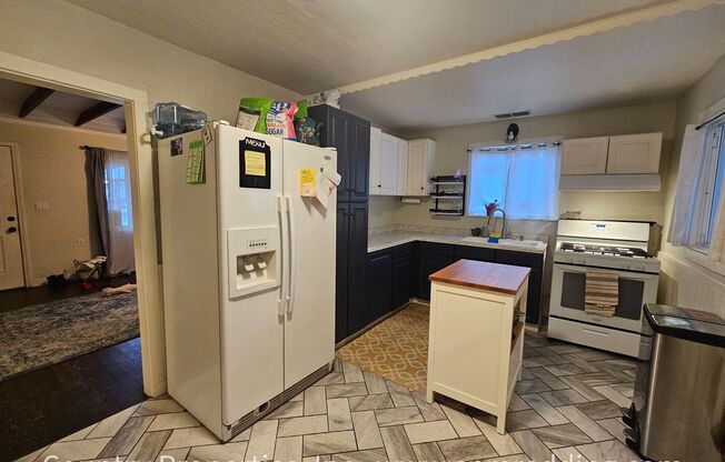 3 beds, 1 bath, $1,995