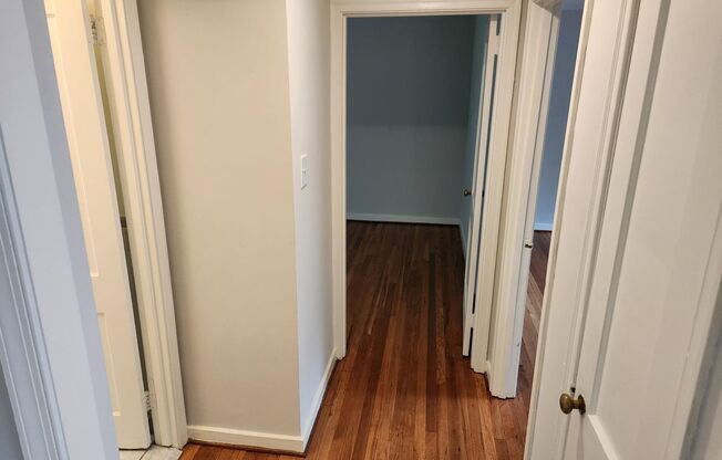 2 beds, 1 bath, 897 sqft, $2,335, Unit E-03