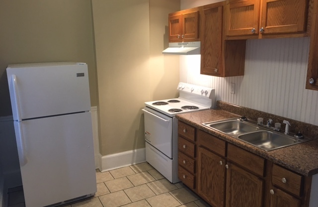 2 beds, 1 bath, 750 sqft, $1,395