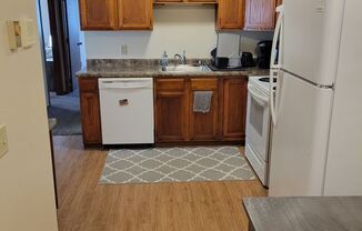 2 beds, 1 bath, $1,000, Unit #202