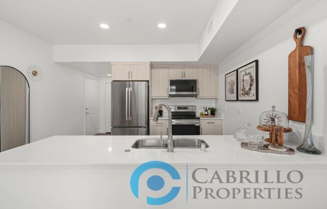 2 beds, 2 baths, 914 sqft, $3,500, Unit 213