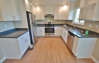 Gar - 1133 Village Dr.