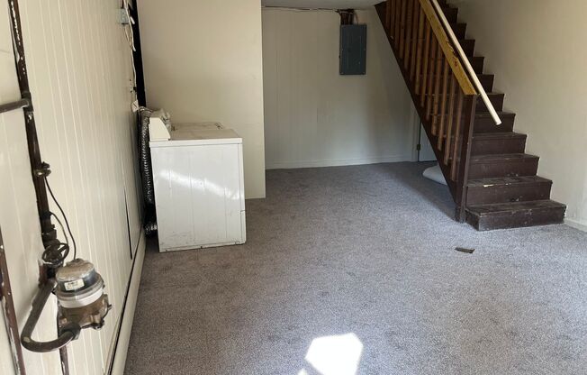 4 beds, 1 bath, $1,000