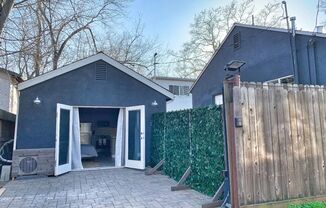 Renovated Studio in Downtown Sacramento! Optional to be furnished.