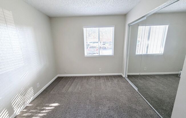 2 beds, 1 bath, 861 sqft, $1,750, Unit 25