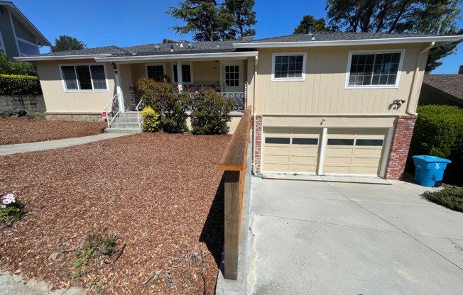 Large 4 Bedroom Home in Great Location in San Mateo, Beautiful Area, Large Lot