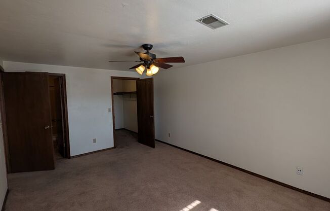 2 beds, 2 baths, 1,034 sqft, $1,279, Unit 1401 094