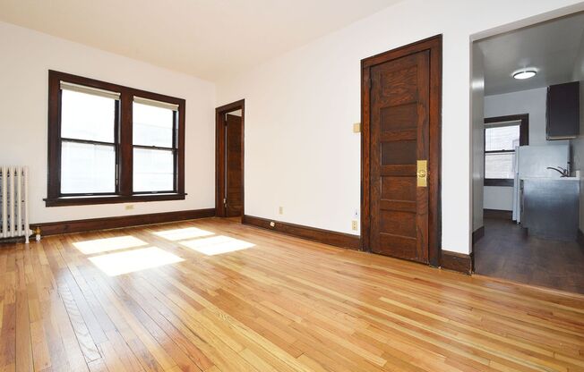 1 bed, 1 bath, 410 sqft, $910, Unit 13 - 25