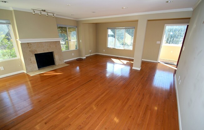 CHARMING 3 BED, 2 BATH SF HOME FOR RENT IN BOTHELL