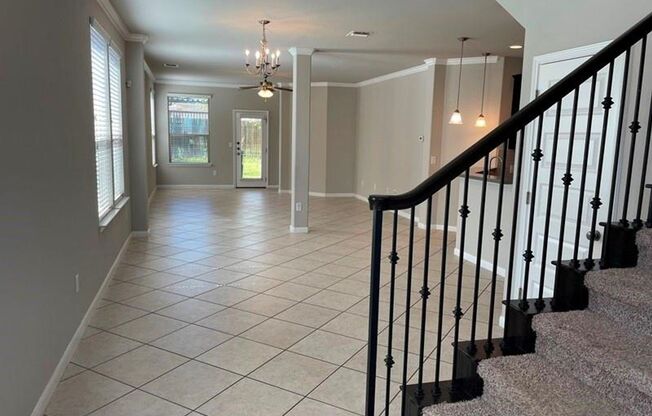 Fabulous 4-bedroom duplex in the heart of Lakeway!