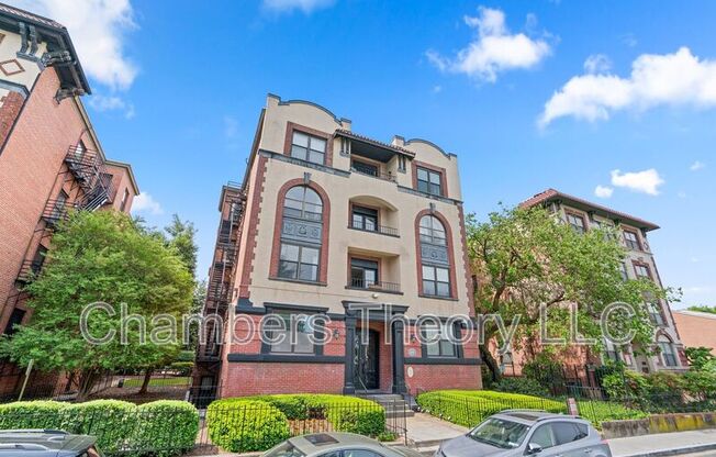 1438 Meridian Pl NW  Unit 304