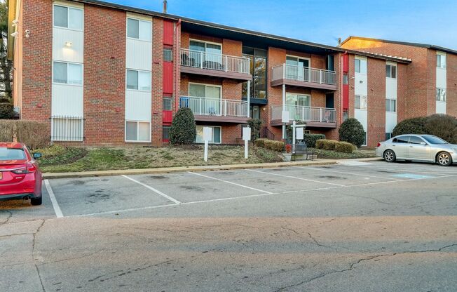 Huge 2 Bedroom Apartments - Move-In Special Pricing!!!