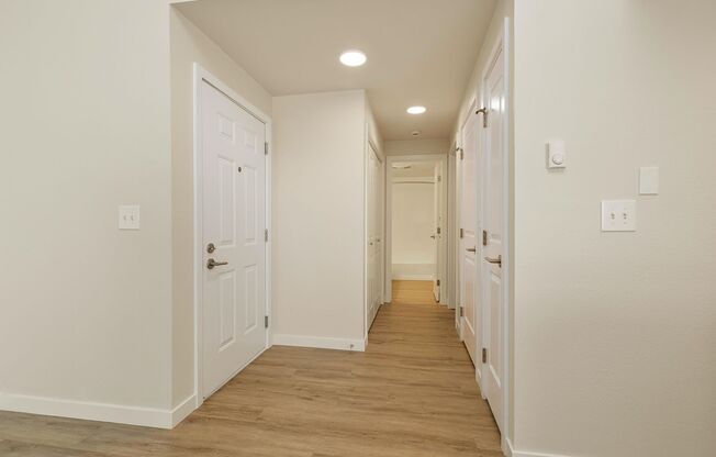 1 bed, 1 bath, 570 sqft, $2,350, Unit 42