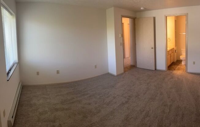 2 beds, 2 baths, 940 sqft, $1,295, Unit 27