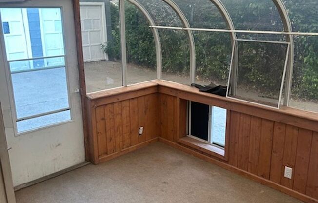 1229 Avenue F - 3b1ba w/ garage and yard space.