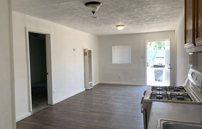 Charming 1 Bed / 1 Bath Duplex with Driveway Parking