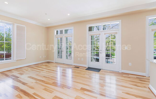 1023 N. Royal St #402