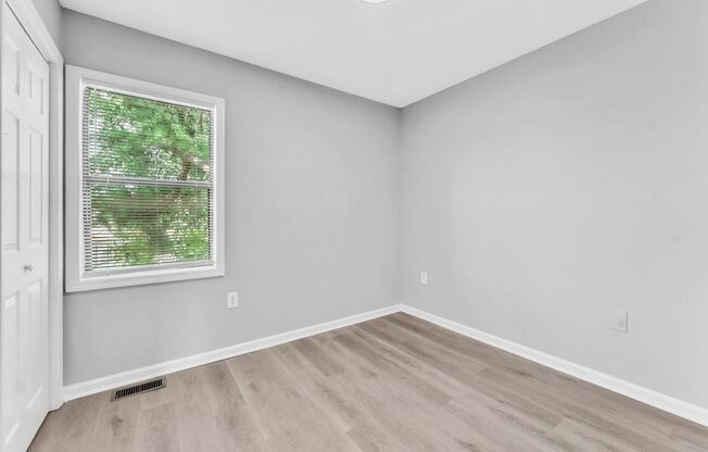 2 beds, 1.5 baths, 1,600 sqft, $1,295