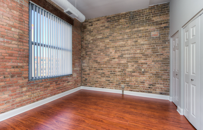 359 W. Chicago