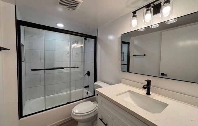 1 bed, 1 bath, 695 sqft, $2,498, Unit 221