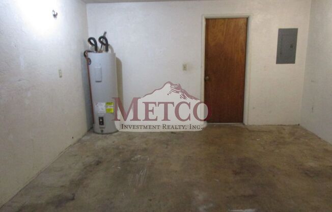 2 beds, 1 bath, 924 sqft, $1,495, Unit 862