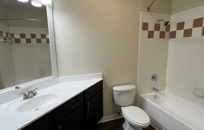 2 beds, 2 baths, 1,260 sqft, $1,672, Unit 1136