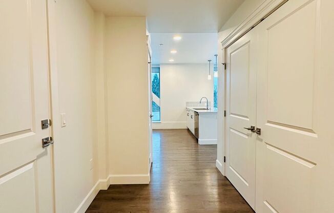 1 bed, 1 bath, 453 sqft, $2,450, Unit 410-408